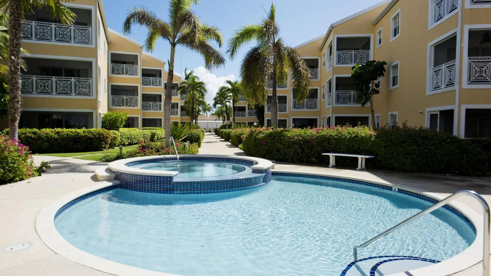 Beach Living At Regal Beach Blde George Town 0*,  Ilhas Cayman